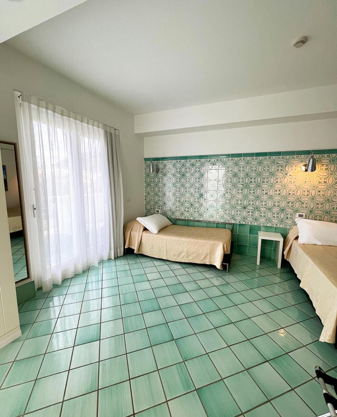 Ganimede Hotel Sperlonga Oda fotoğraf