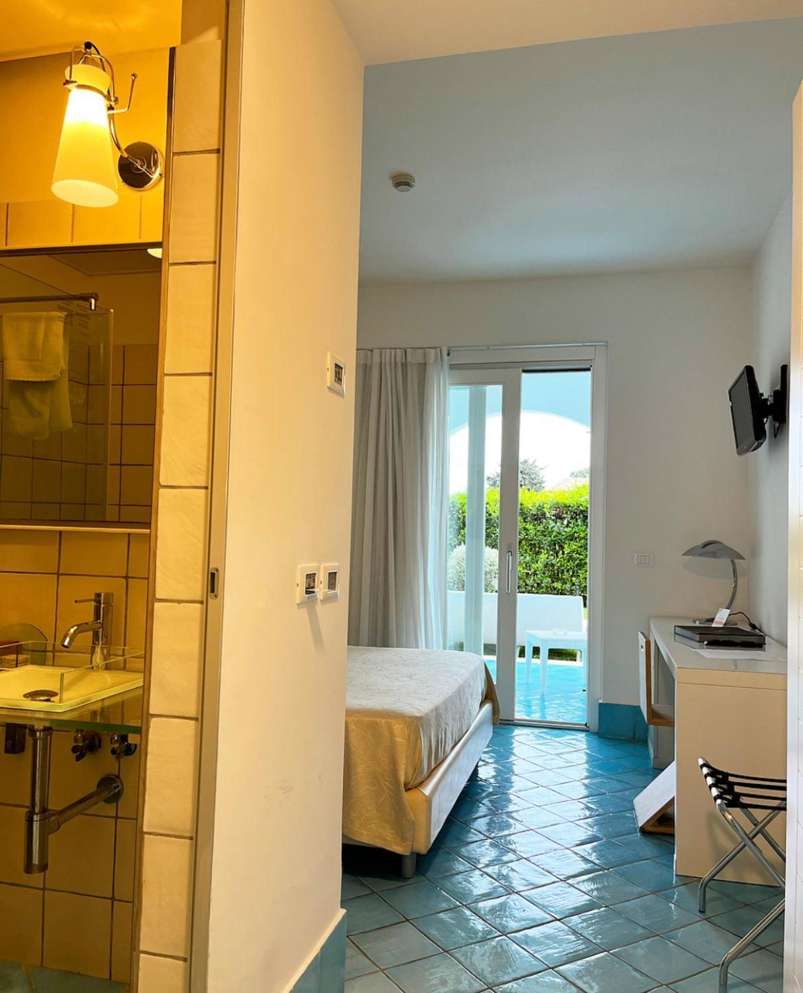 Ganimede Hotel Sperlonga Oda fotoğraf